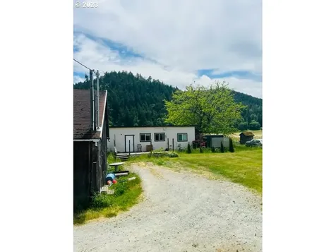 10561 Tiller Trail Highway Canyonville OR 97417