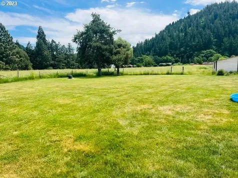 10561 Tiller Trail Highway Canyonville OR 97417