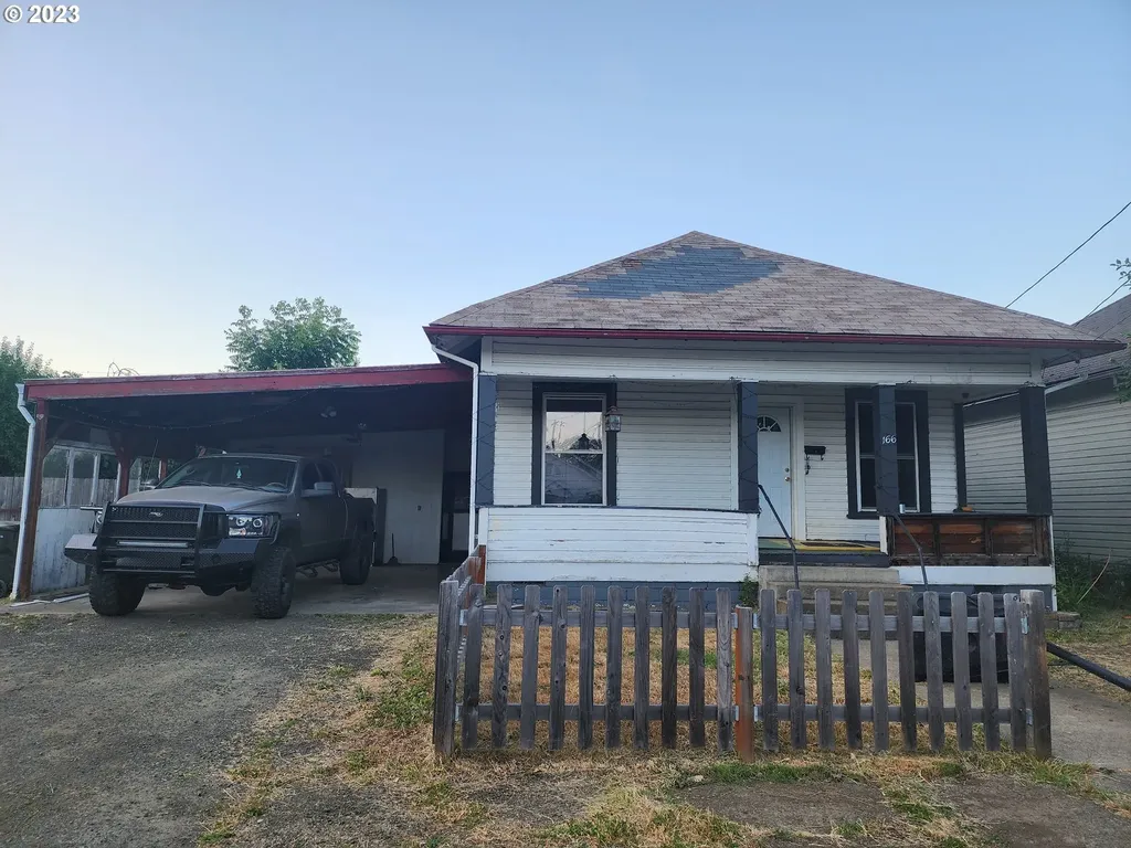 166 SE Hoover Avenue Roseburg OR 97470