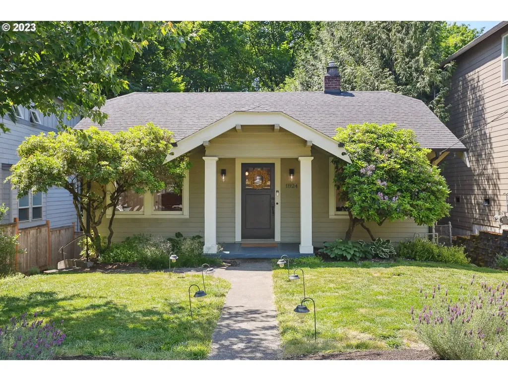 1824 SW Evans Street Portland OR 97219