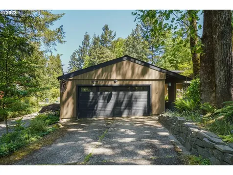 3877 Spring Street S Salem OR 97302
