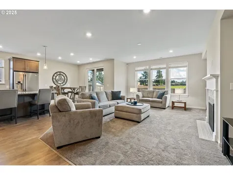 129 NE 19th Avenue Canby OR 97013