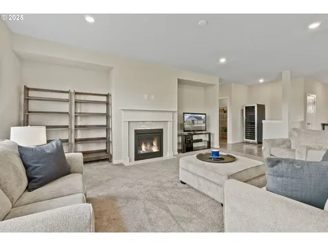 129 NE 19th Avenue Canby OR 97013