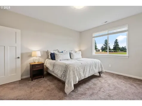 129 NE 19th Avenue Canby OR 97013