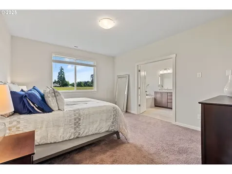 129 NE 19th Avenue Canby OR 97013