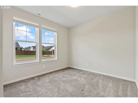 129 NE 19th Avenue Canby OR 97013