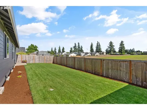 129 NE 19th Avenue Canby OR 97013