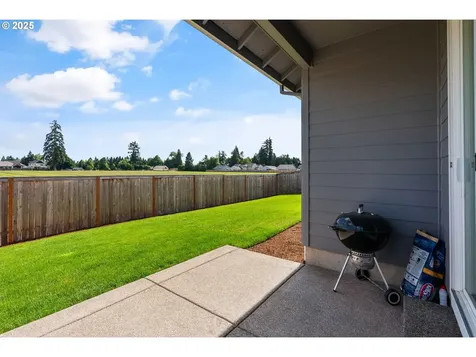 129 NE 19th Avenue Canby OR 97013