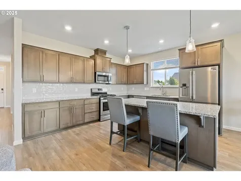 129 NE 19th Avenue Canby OR 97013