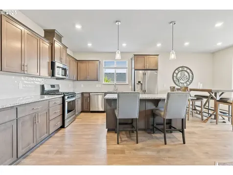 129 NE 19th Avenue Canby OR 97013