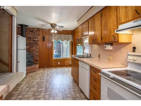 1772 SE Hamilton Street Roseburg OR 97470