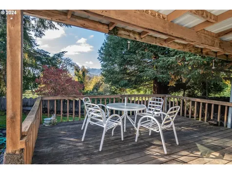 1772 SE Hamilton Street Roseburg OR 97470