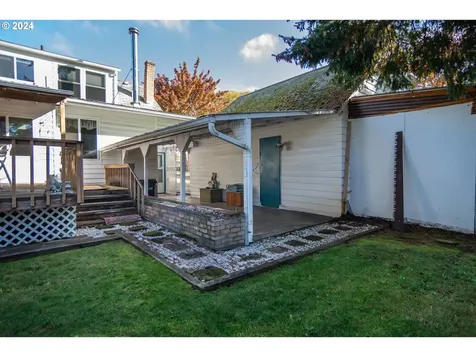 1772 SE Hamilton Street Roseburg OR 97470