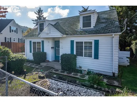 1772 SE Hamilton Street Roseburg OR 97470