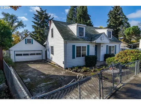 1772 SE Hamilton Street Roseburg OR 97470