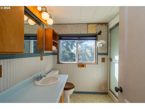 1772 SE Hamilton Street Roseburg OR 97470