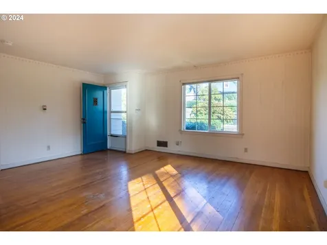 1772 SE Hamilton Street Roseburg OR 97470