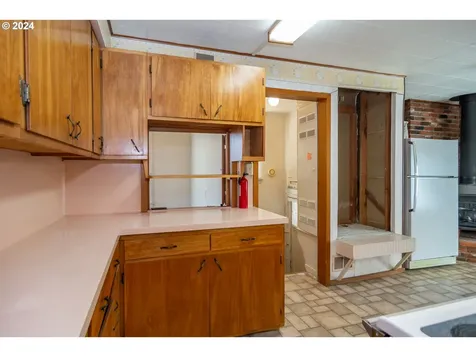 1772 SE Hamilton Street Roseburg OR 97470