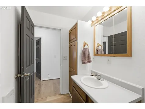 30920 Berlin Road Lebanon OR 97355