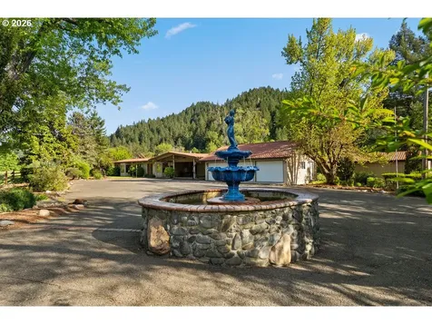 2233 Riverside Drive Myrtle Creek OR 97457
