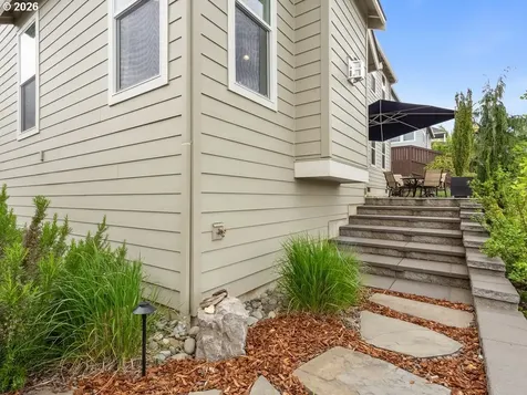 916 W Magnolia Loop Washougal WA 98671