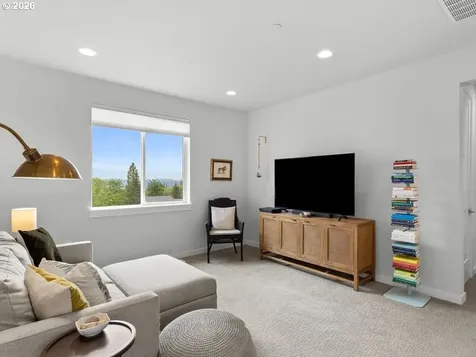 916 W Magnolia Loop Washougal WA 98671