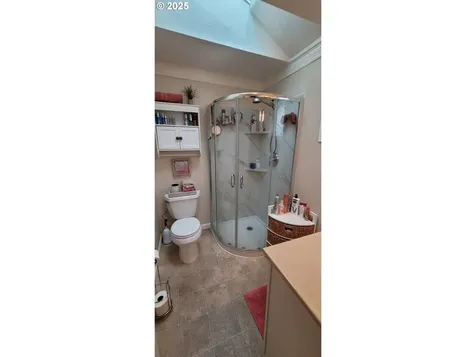 1964 17th Street Springfield OR 97477