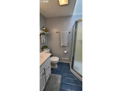1964 17th Street Springfield OR 97477