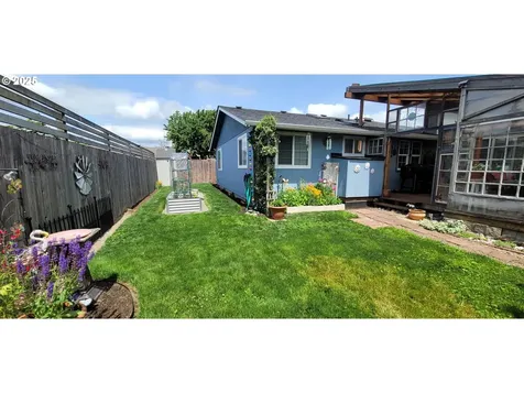 1964 17th Street Springfield OR 97477