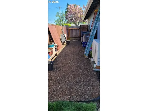 1964 17th Street Springfield OR 97477
