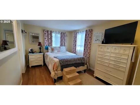1964 17th Street Springfield OR 97477