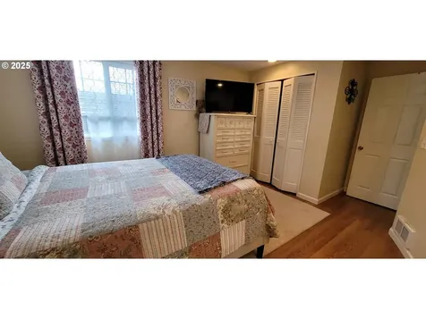 1964 17th Street Springfield OR 97477