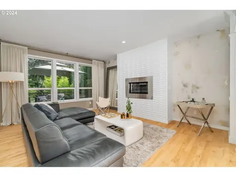 989 NW Joy Avenue Portland OR 97229