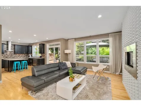 989 NW Joy Avenue Portland OR 97229
