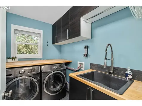989 NW Joy Avenue Portland OR 97229