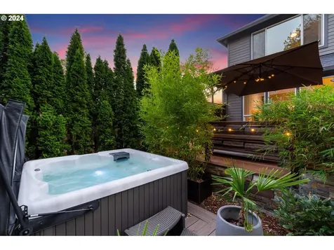 989 NW Joy Avenue Portland OR 97229