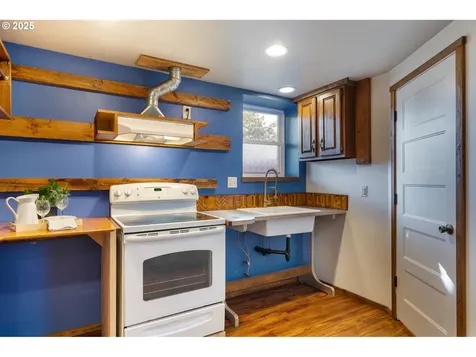 3735 N Newark Street Portland OR 97217