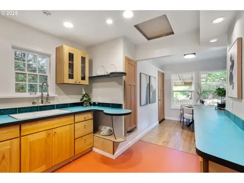 3735 N Newark Street Portland OR 97217