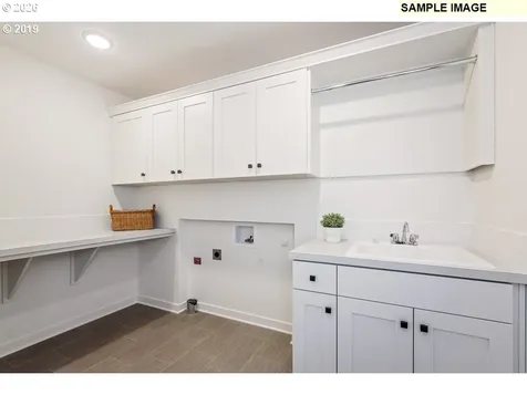 462 SW 95th Avenue Portland OR 97225