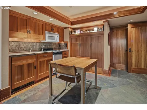1506 S Buddington Street Portland OR 97219