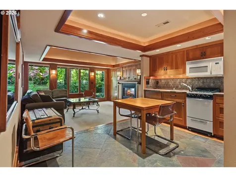 1506 S Buddington Street Portland OR 97219