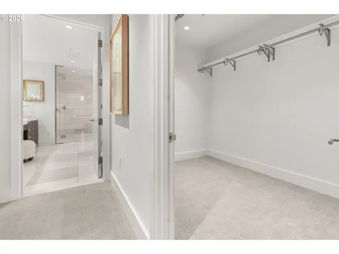 550 SW 10th Avenue Portland OR 97205