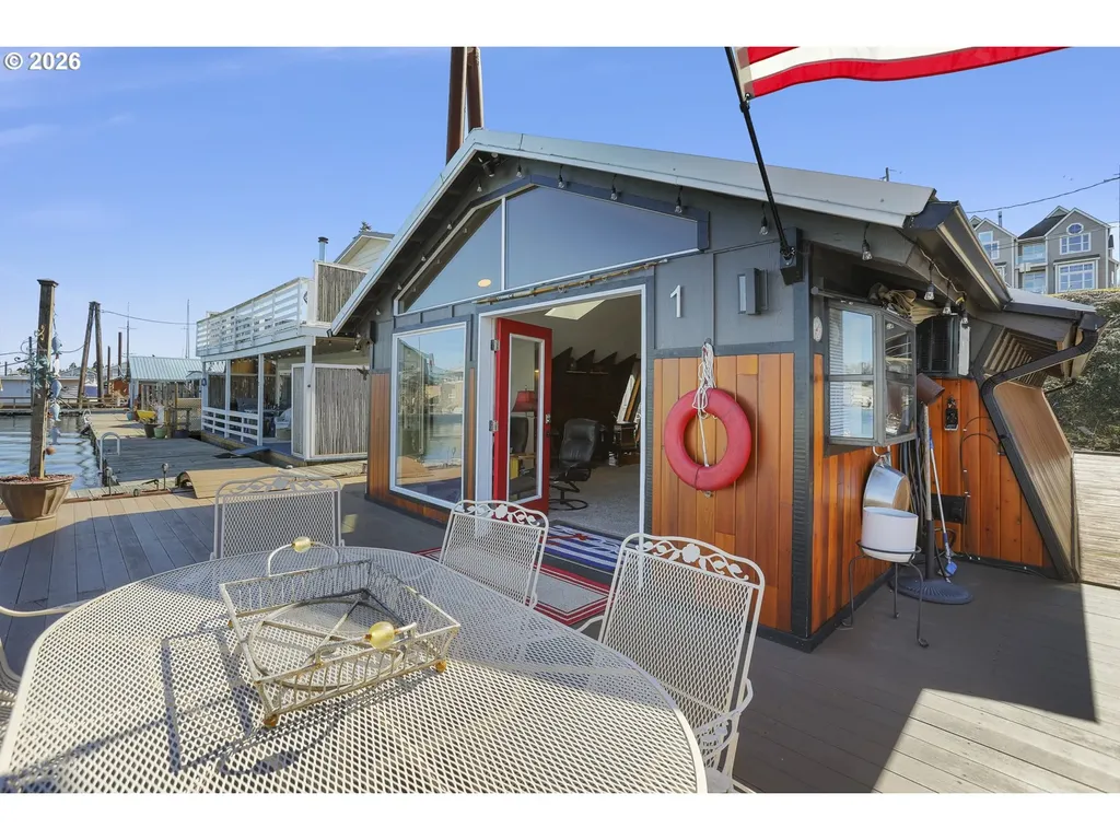535 NE Bridgeton Road Portland OR 97217