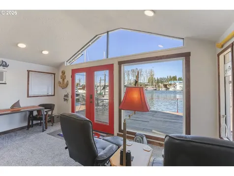 535 NE Bridgeton Road Portland OR 97217