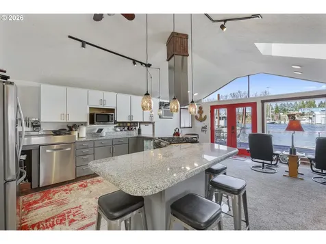 535 NE Bridgeton Road Portland OR 97217