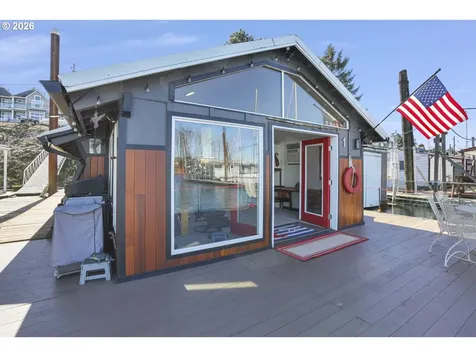 535 NE Bridgeton Road Portland OR 97217