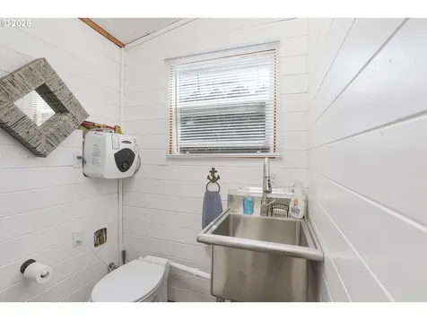 535 NE Bridgeton Road Portland OR 97217