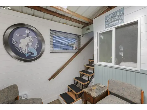 535 NE Bridgeton Road Portland OR 97217