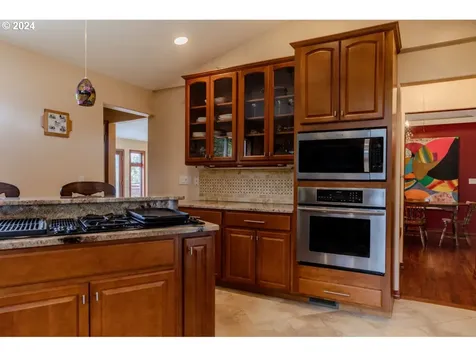 3710 SW Hamilton Street Portland OR 97221