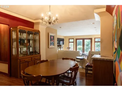 3710 SW Hamilton Street Portland OR 97221